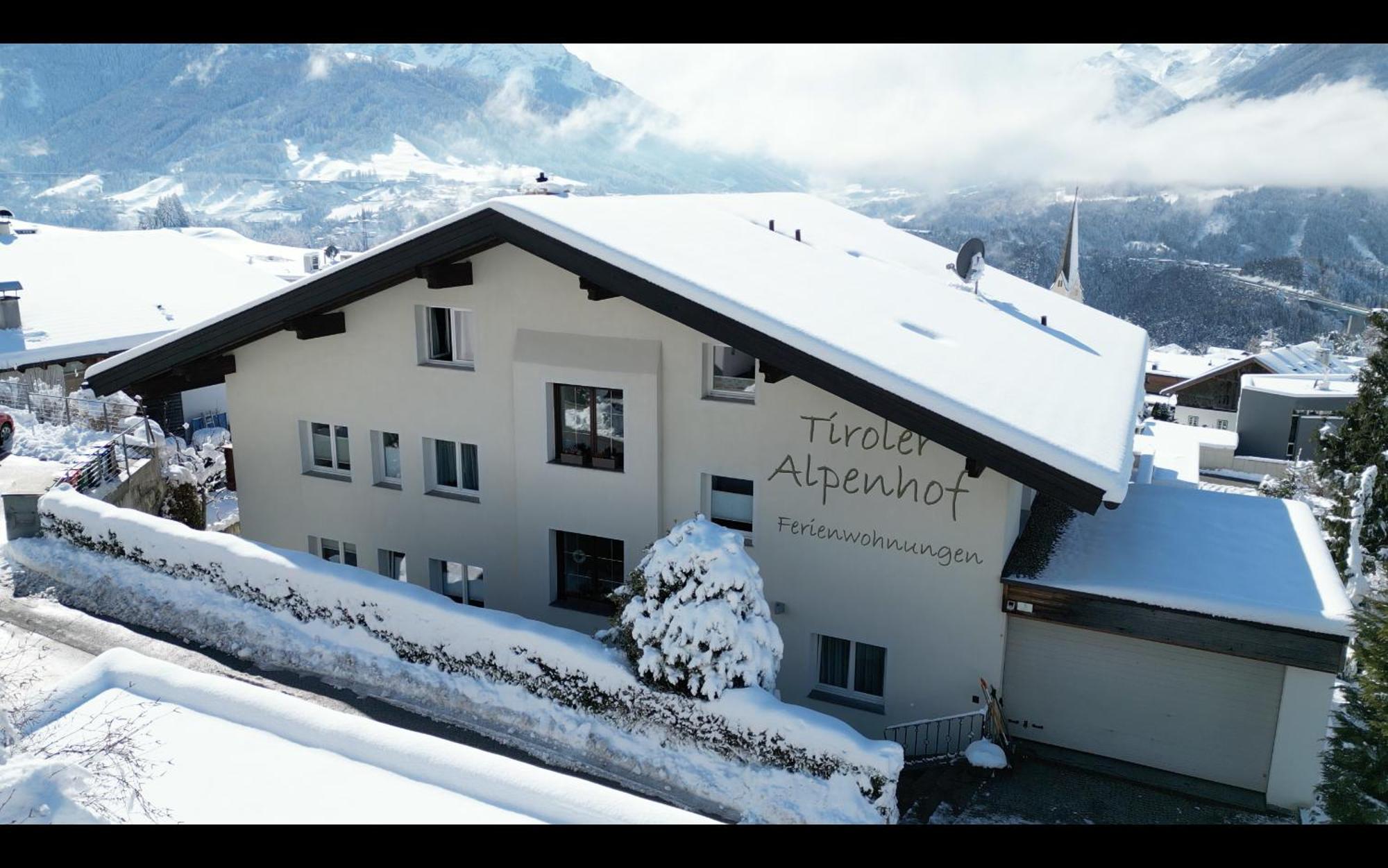 Ferienwohnungen Tiroler Alpenhof Innsbruck Exteriör bild