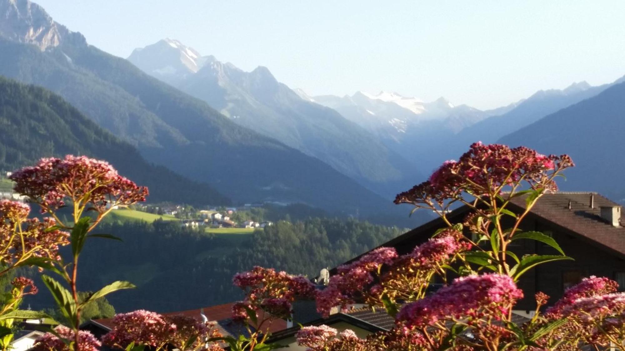 Ferienwohnungen Tiroler Alpenhof Innsbruck Exteriör bild